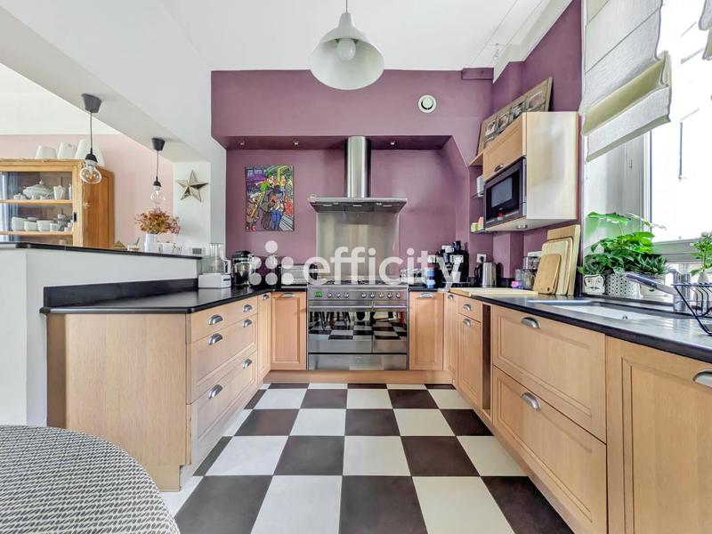 Maison - 140 m² - 5 pièces