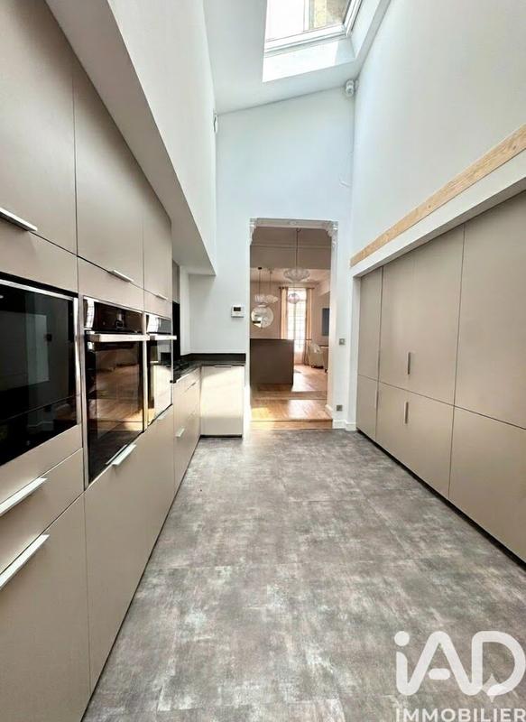 Maison - 251 m² - 5 pièces