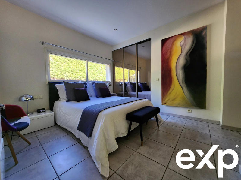 Villa - 205 m² - 6 pièces