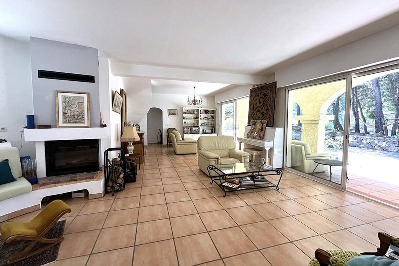 Maison - 257 m² - 10 pièces