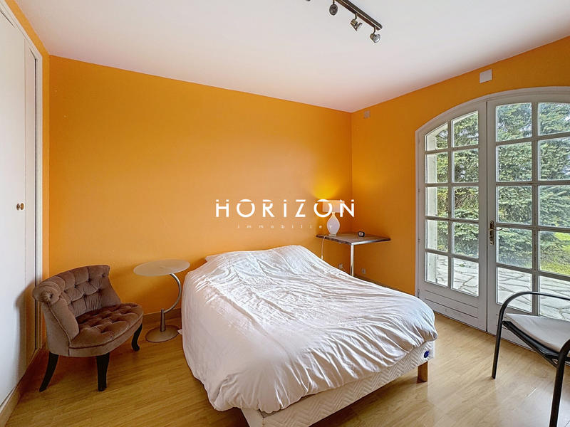 Maison - 218 m² - 6 pièces