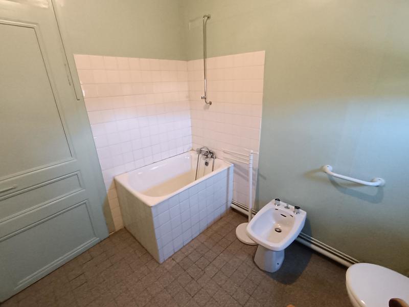 Maison - 300 m² - 14 pièces