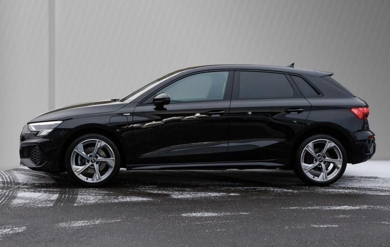 Audi A3 sportback 40 TFSIe s-Line 204 Hybride Rechargeable / Audio B&amp;O Keyless Apple Carplay Android Auto Regulateur de Distance