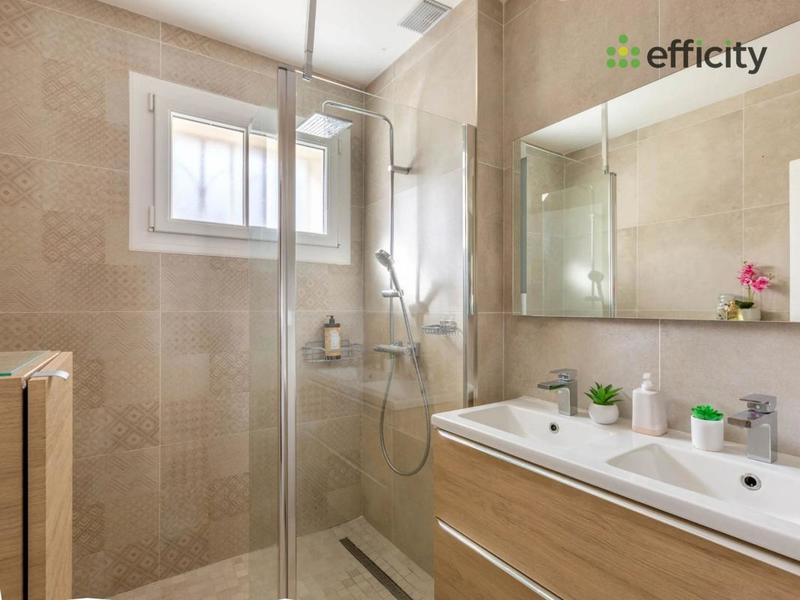 Pavillon - 161 m² - 7 pièces