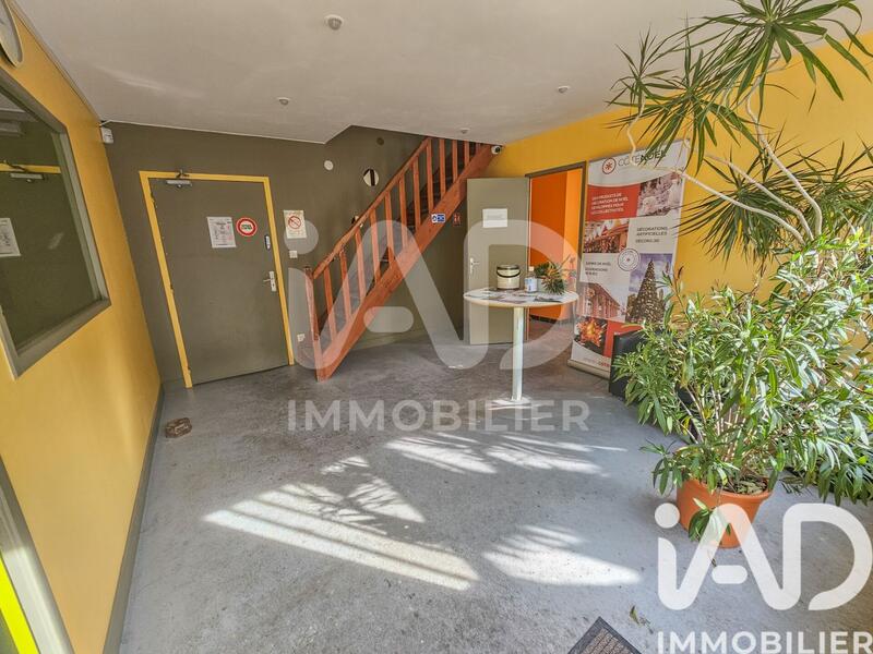 Local commercial - 2 500 m²