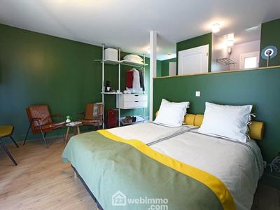 Maison - 737 m² - 20 pièces