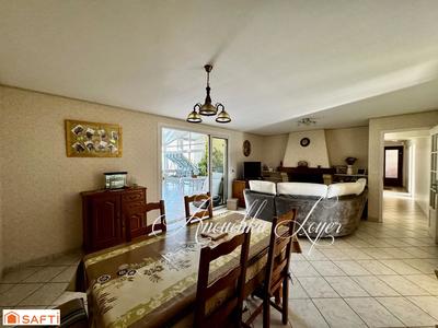 Maison - 292 m² - 9 pièces