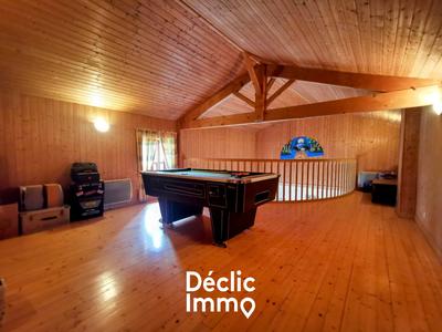 Maison - 213 m² - 6 pièces