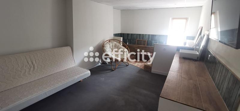 Maison - 250 m² - 6 pièces