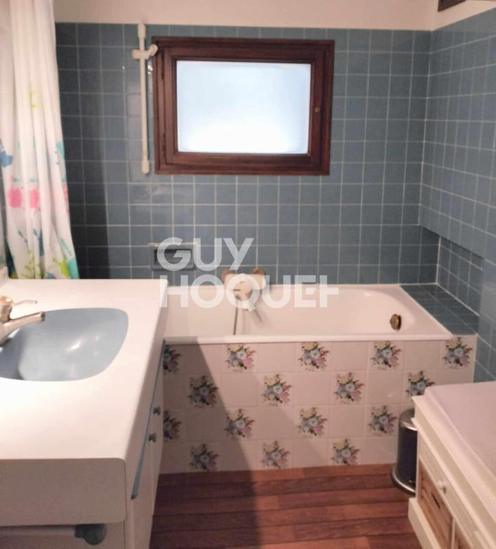 Maison - 225 m² - 7 pièces