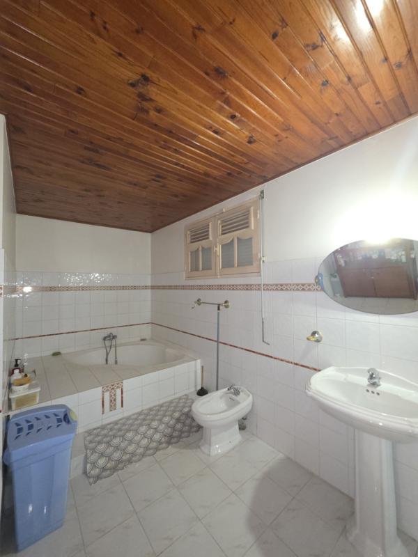 Maison - 30 m² - 8 pièces