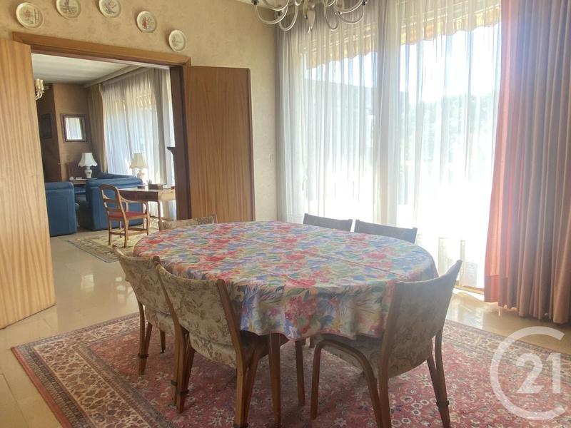 Maison - 187 m² - 7 pièces