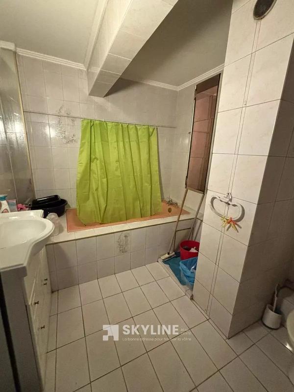 Appartement - 100 m² - 4 pièces