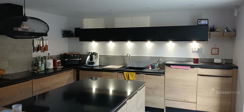 Propriété - 216 m² - 10 pièces