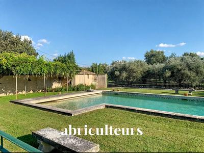 Maison - 345 m² - 11 pièces