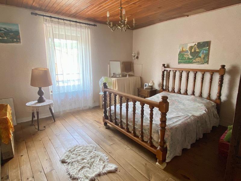 Maison - 233 m² - 10 pièces