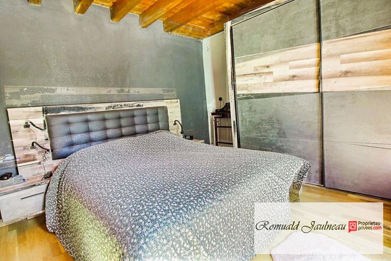 Maison - 256 m² - 8 pièces