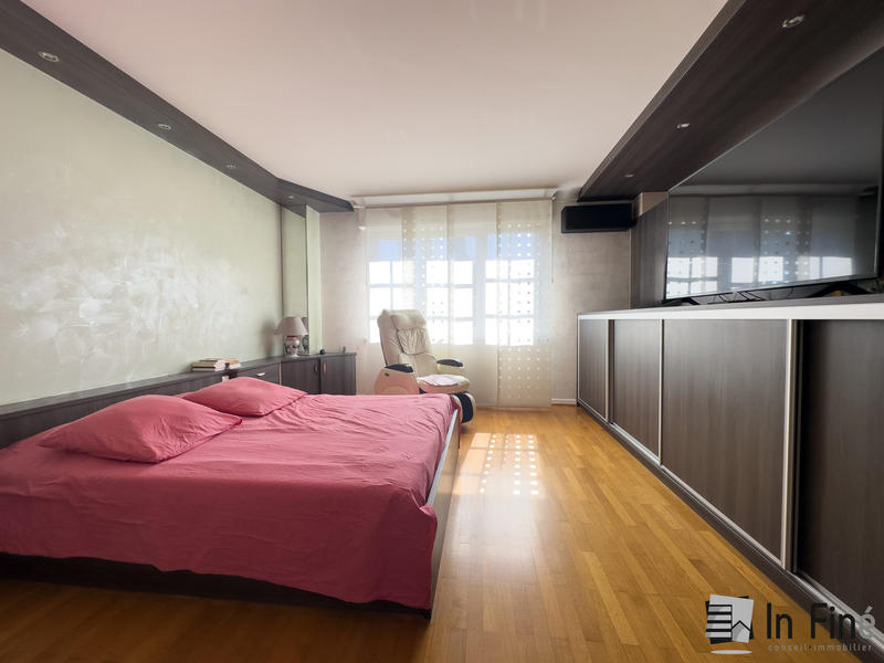 Appartement - 143 m² - 5 pièces