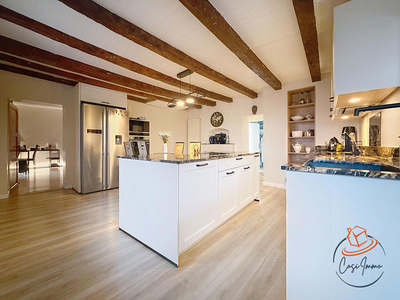 Maison - 205 m² - 7 pièces
