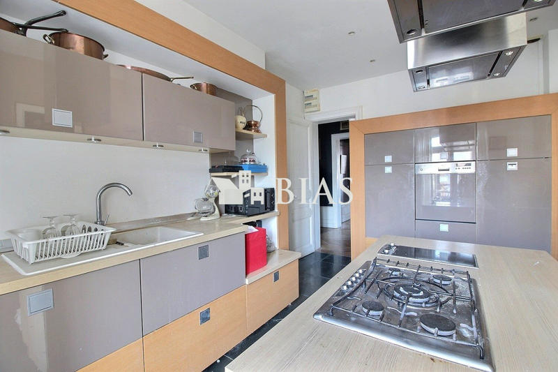 Appartement - 165 m² - 5 pièces