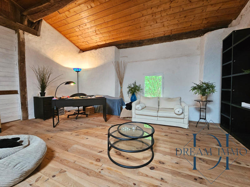 Maison - 380 m² - 7 pièces