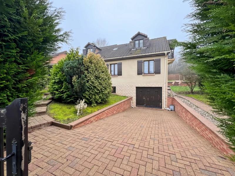 Maison - 155 m² - 6 pièces