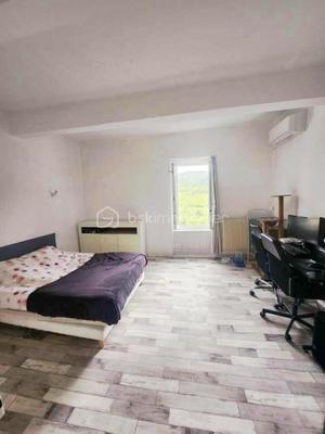 Maison de village - 93 m² - 4 pièces