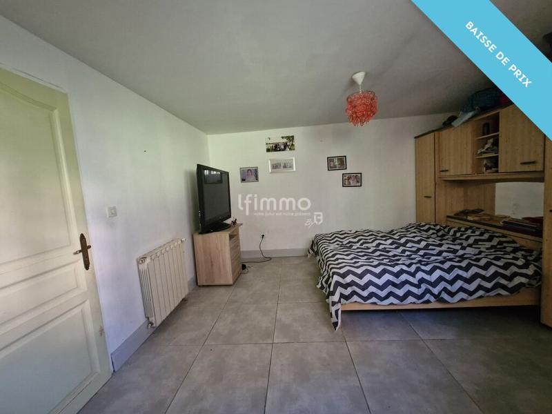 Maison - 280 m² - 10 pièces