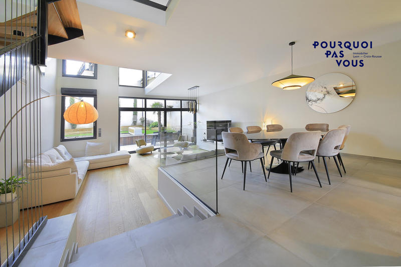 Maison - 210 m² - 6 pièces