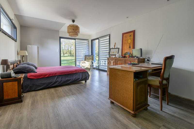 Maison traditionnelle - 197 m² - 8 pièces