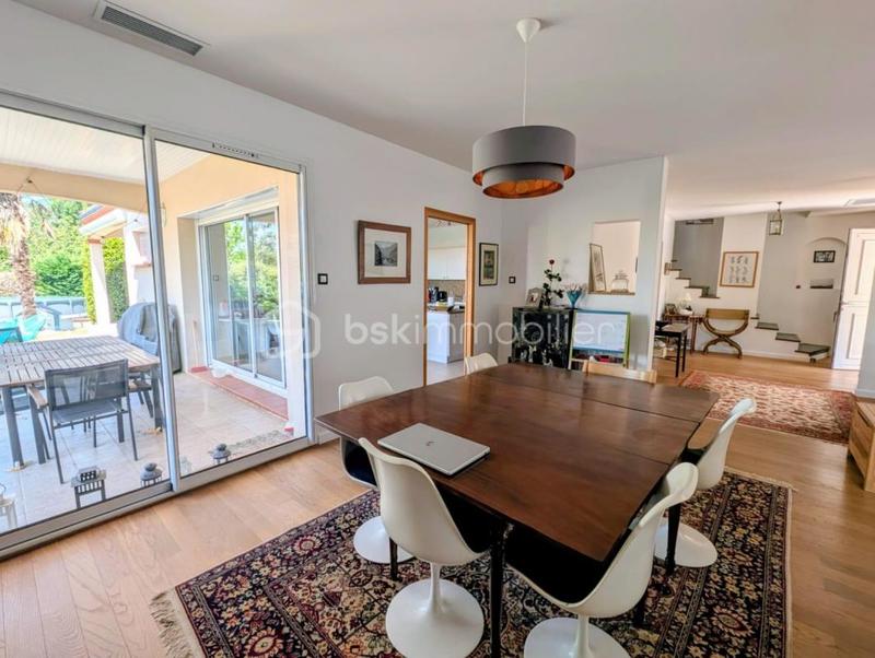 Villa - 189 m² - 6 pièces