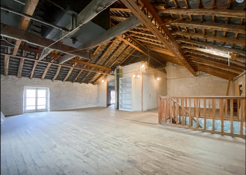 Maison - 153 m² - 10 pièces