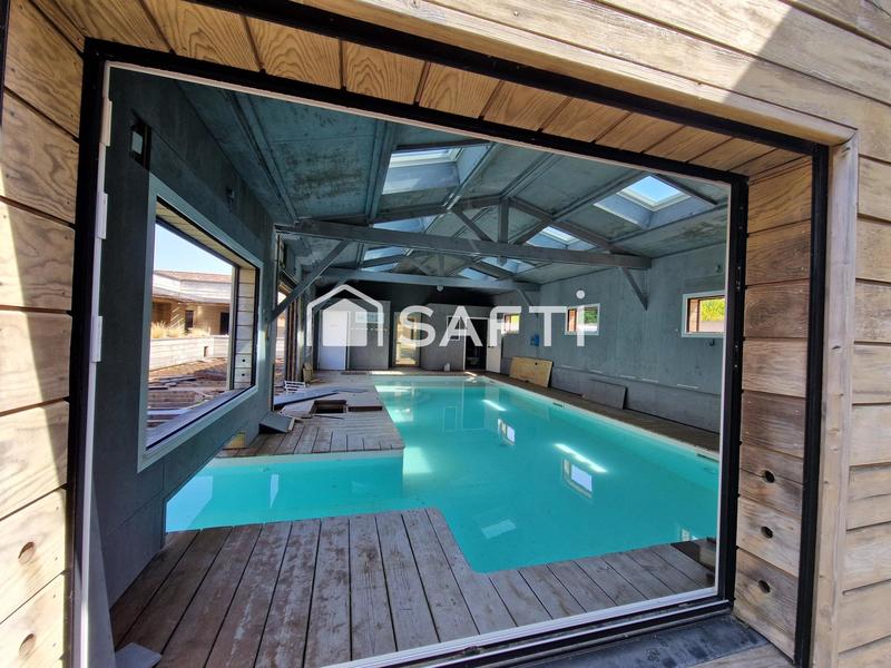 Maison - 399 m² - 17 pièces