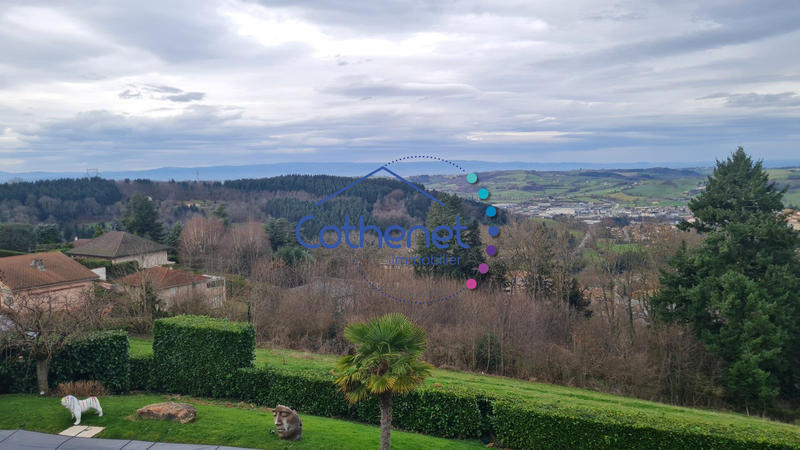 Maison - 232 m² - 5 pièces