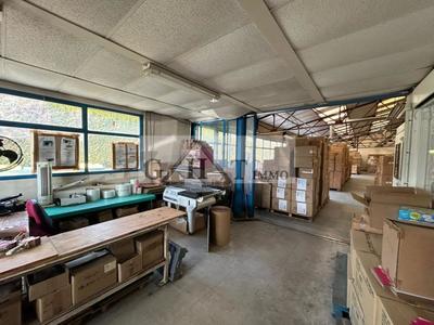 Entrepôt - 1 272 m²