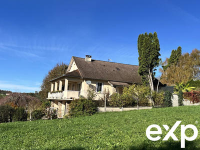 Maison - 147 m² - 9 pièces