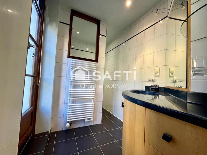 Maison - 185 m² - 8 pièces