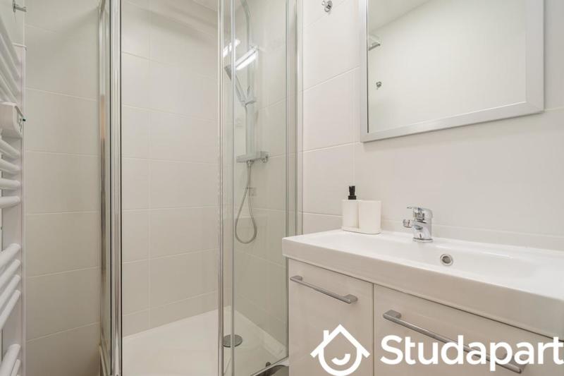 Chambre - 13 m² - 1 pièce