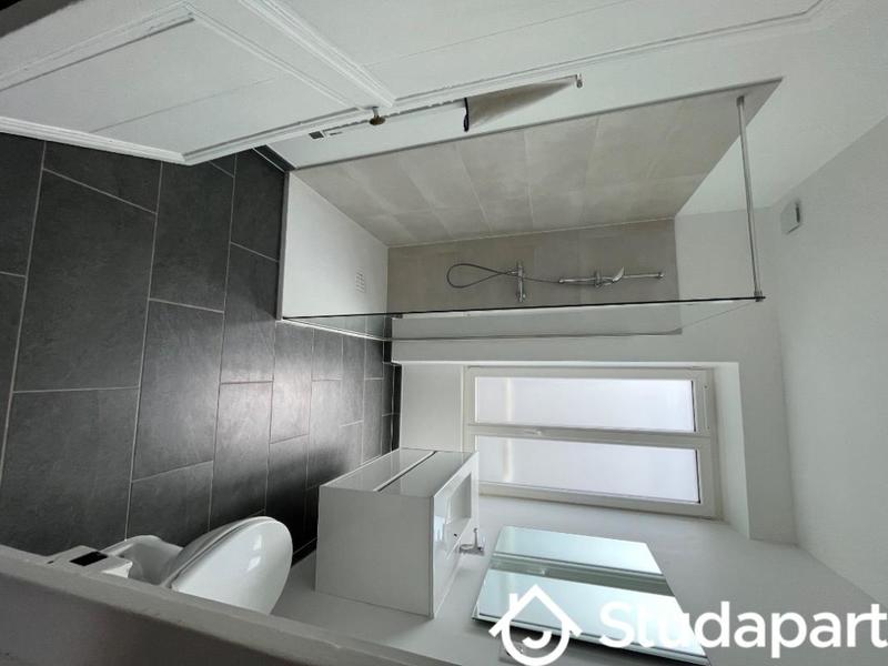 Chambre - 9 m² - 1 pièce