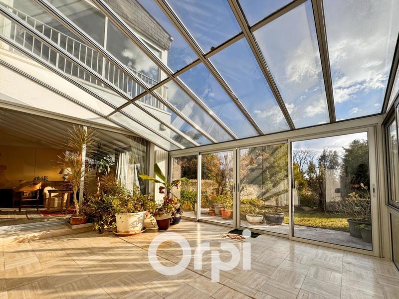 Maison - 371 m² - 8 pièces