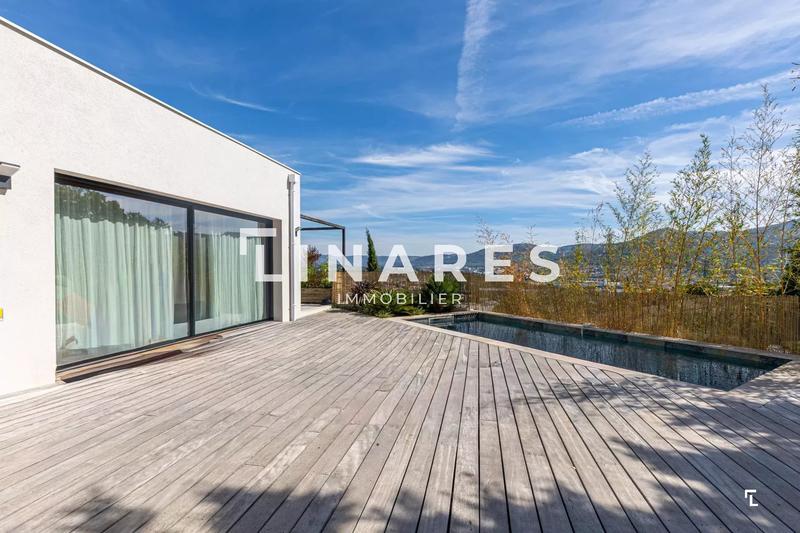 Maison - 170 m² - 6 pièces