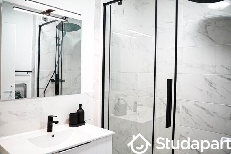 Chambre - 13 m² - 1 pièce