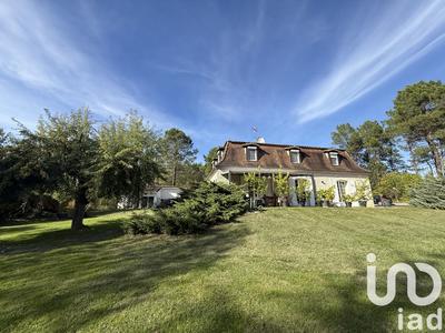 Maison - 166 m² - 8 pièces