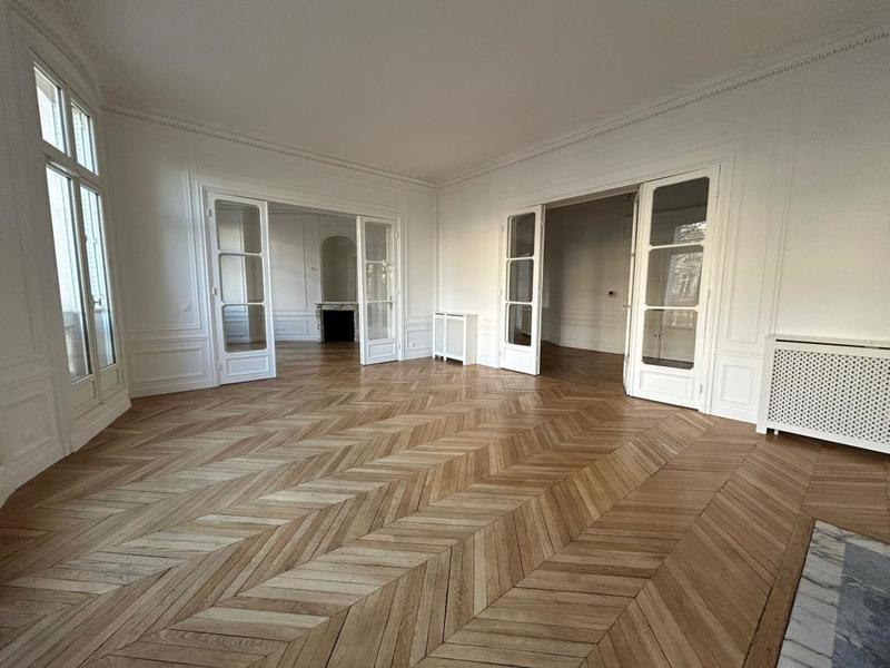 Appartement - 187 m² - 5 pièces