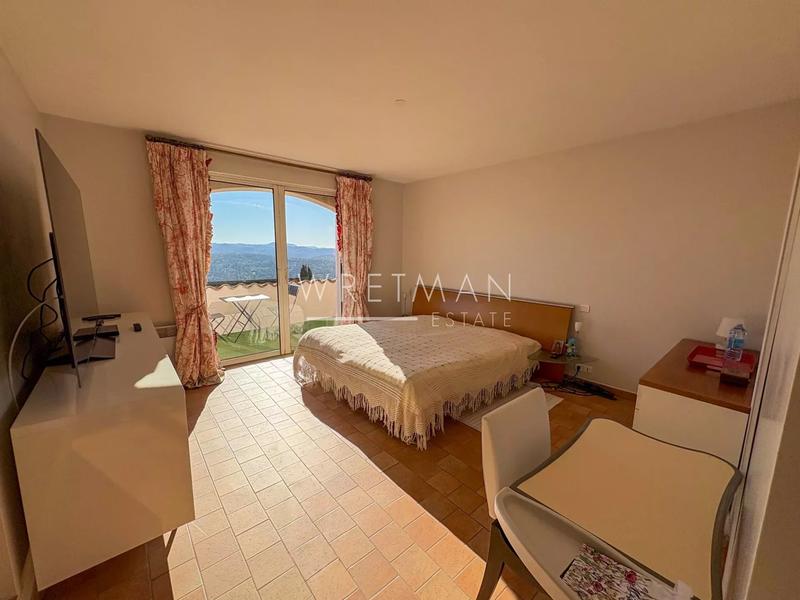 Villa - 205 m² - 8 pièces