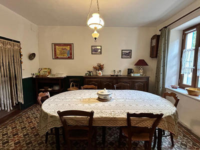 Maison - 200 m² - 6 pièces