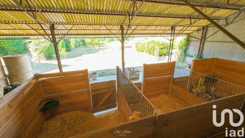 Maison - 375 m² - 11 pièces