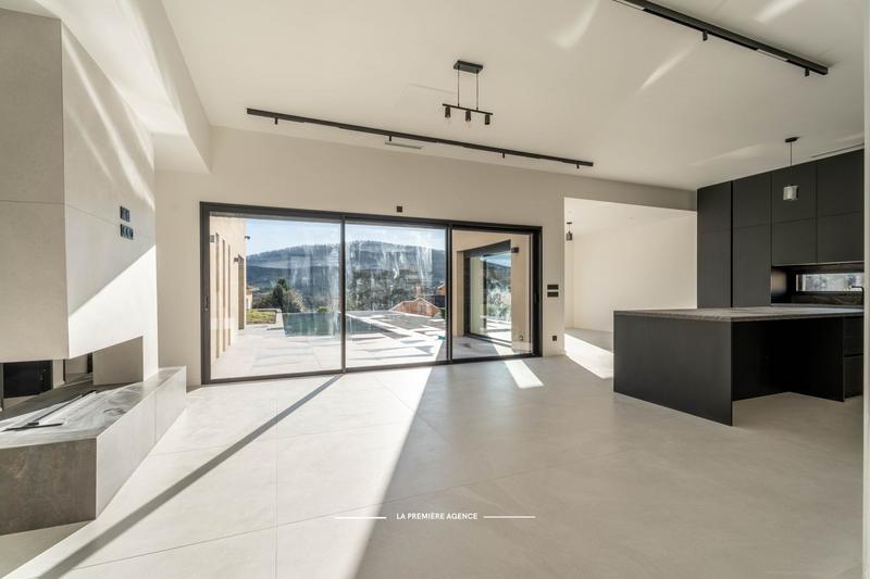 Maison contemporaine - 137 m² - 5 pièces