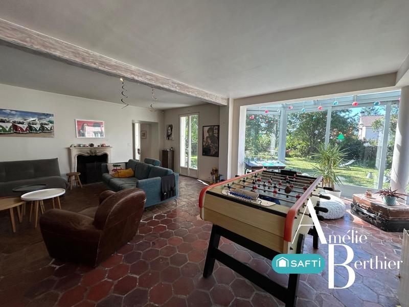 Maison - 200 m² - 8 pièces