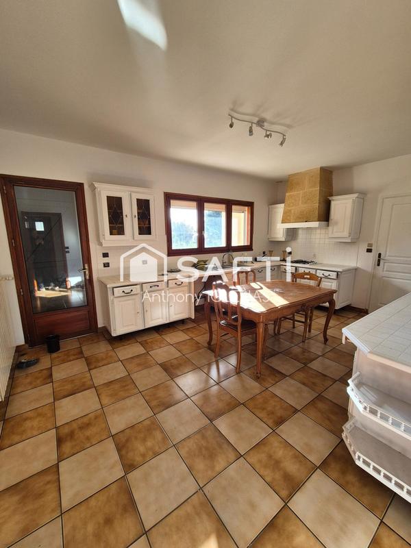 Maison - 165 m² - 6 pièces